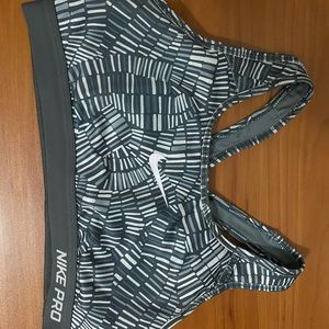 Nike pro sports bra